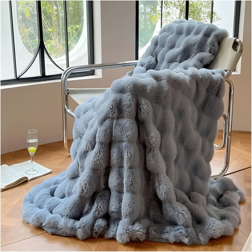 COZYWAVIA – Wavy Blanket for Warm and Relaxing Evenings
