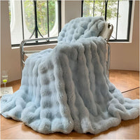 COZYWAVIA – Wavy Blanket for Warm and Relaxing Evenings