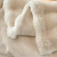 COZYWAVIA – Wavy Blanket for Warm and Relaxing Evenings