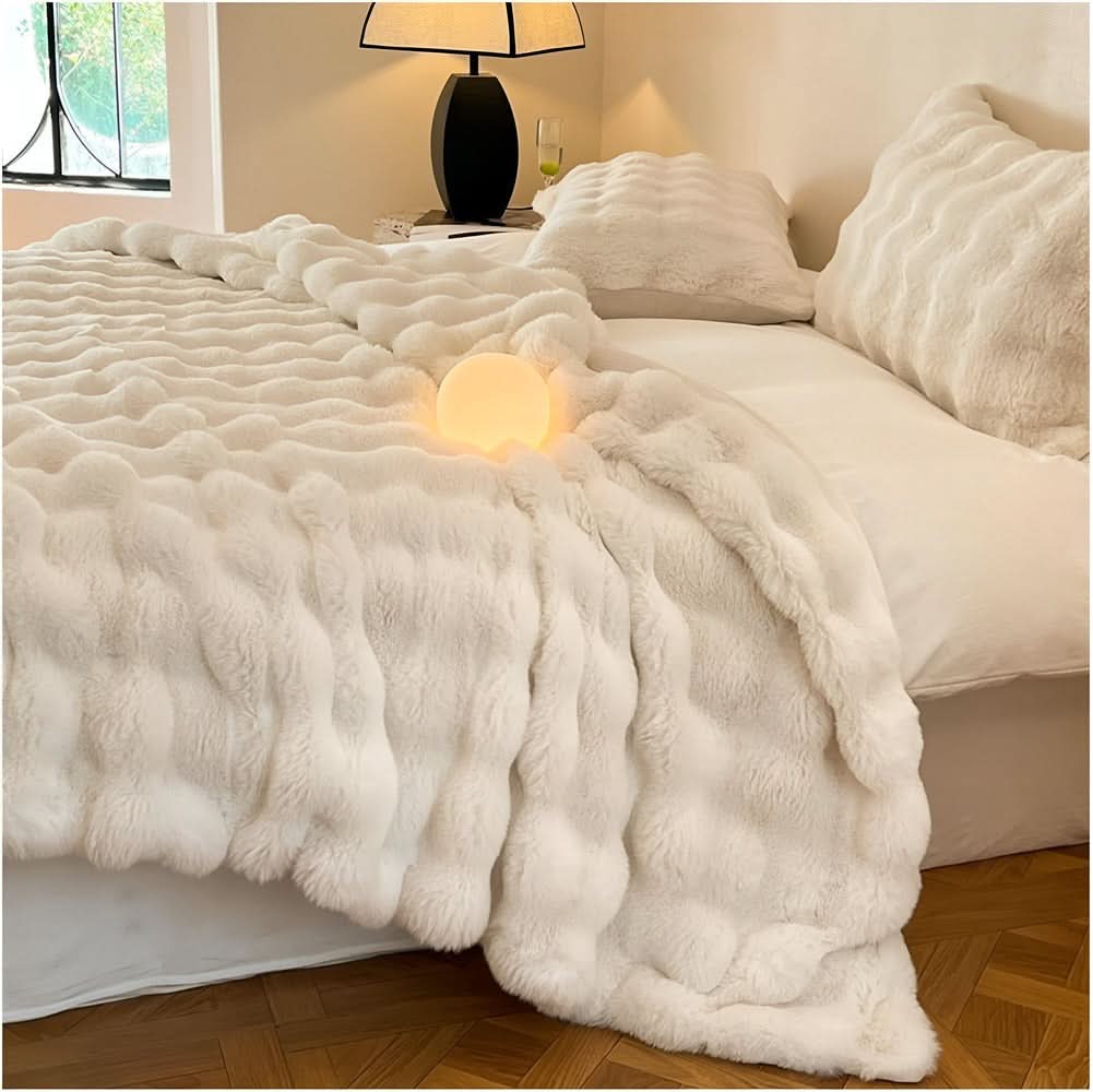 COZYWAVIA – Wavy Blanket for Warm and Relaxing Evenings