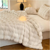 COZYWAVIA – Wavy Blanket for Warm and Relaxing Evenings