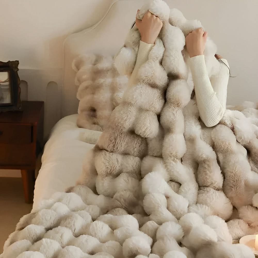 COZYWAVIA – Wavy Blanket for Warm and Relaxing Evenings