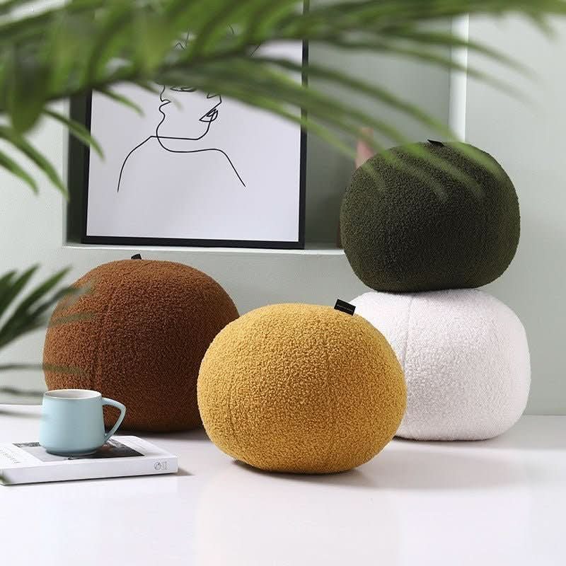 ROUNDVELIA – Plush Round Pillow for Refined Everyday Comfort