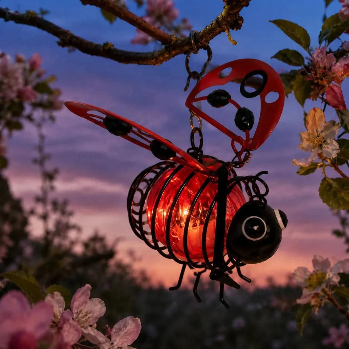 BEEAURA – Solar Hanging Bee Lamp for Garden Glow